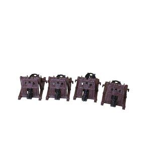 4 Weapons & Warriors Castle Siege Defense Shields Vintage 91731